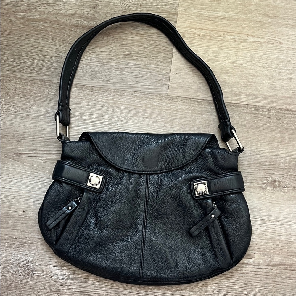 Banana Republic 100% leather shoulder bag